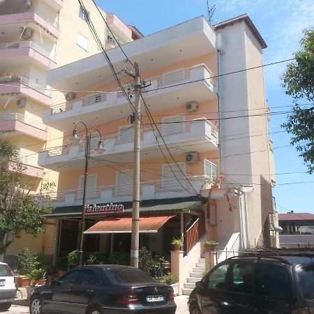Christos Apartments Sarandë Exterior foto